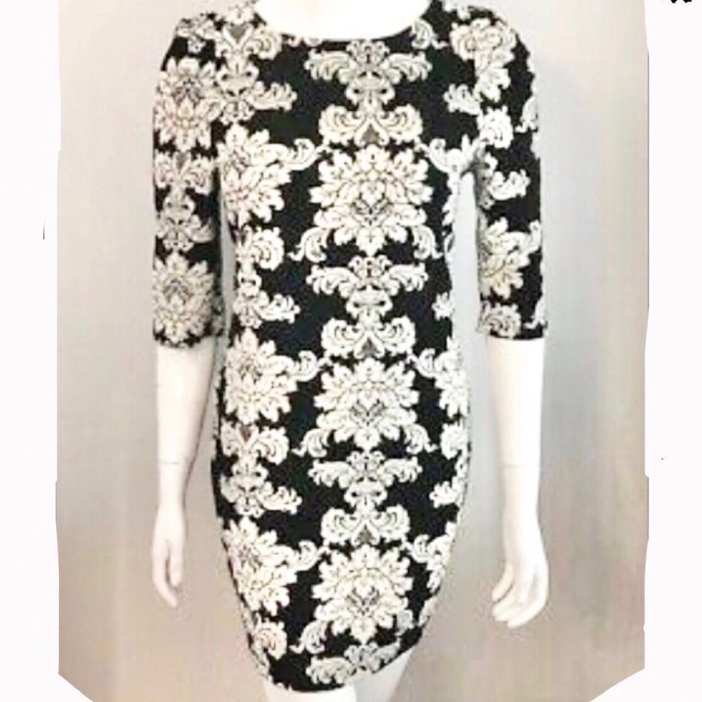 Everly Black& White Damask Medallion Shift Dress